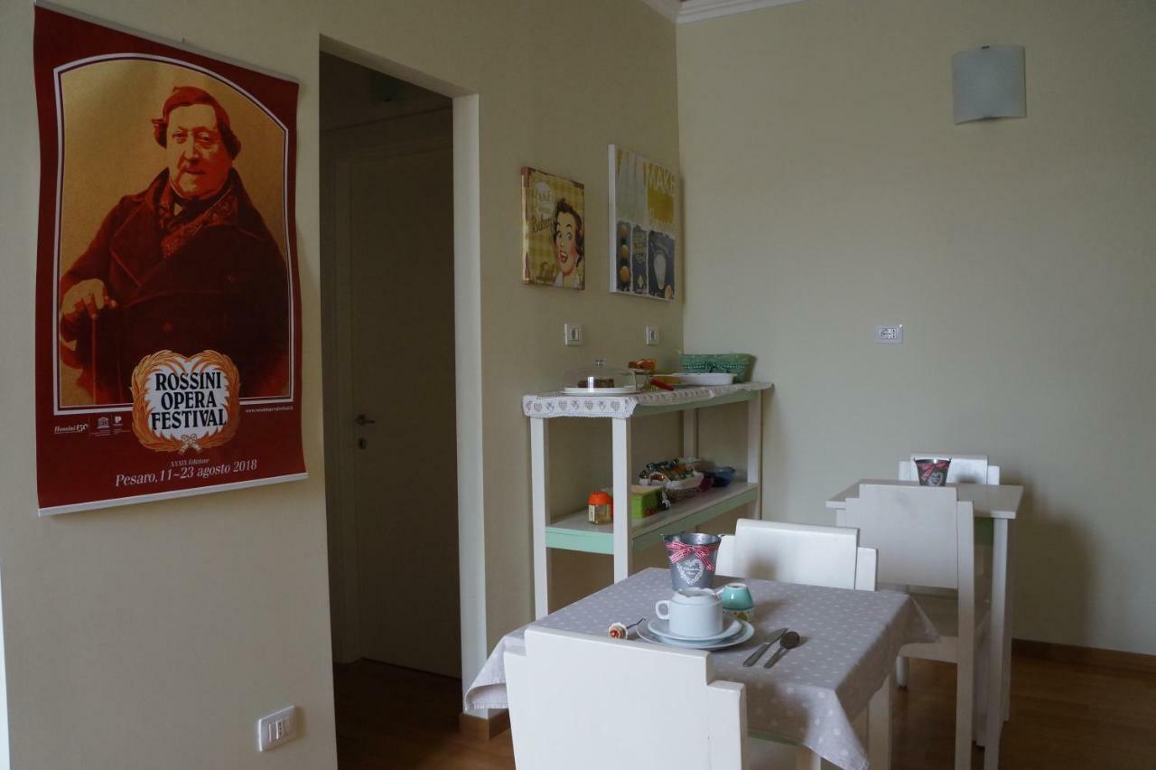 Il Vicolo 48 Panzió Pesaro Kültér fotó