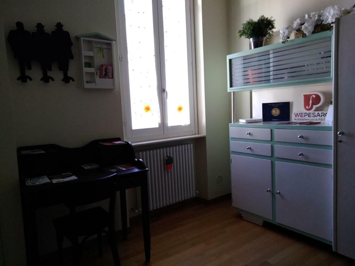 Il Vicolo 48 Panzió Pesaro Kültér fotó